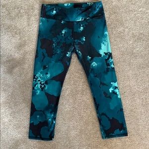Fabletics Crop Leggings
